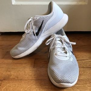 Nike FLEX TR7